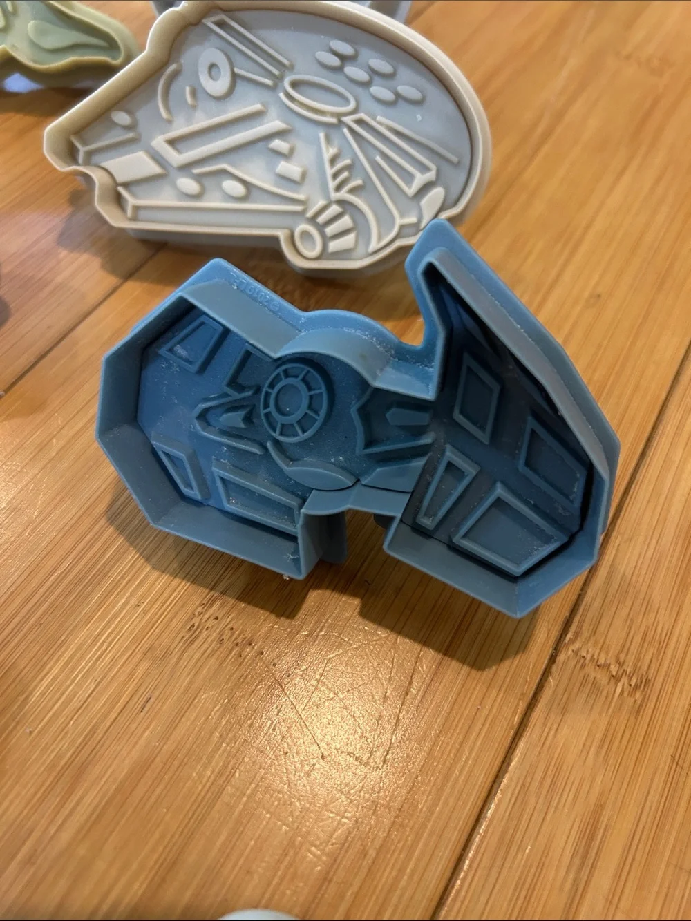 Williams Sonoma Star Wars Cookie Stamp Set - Green, Blue, White, Black Set of 8